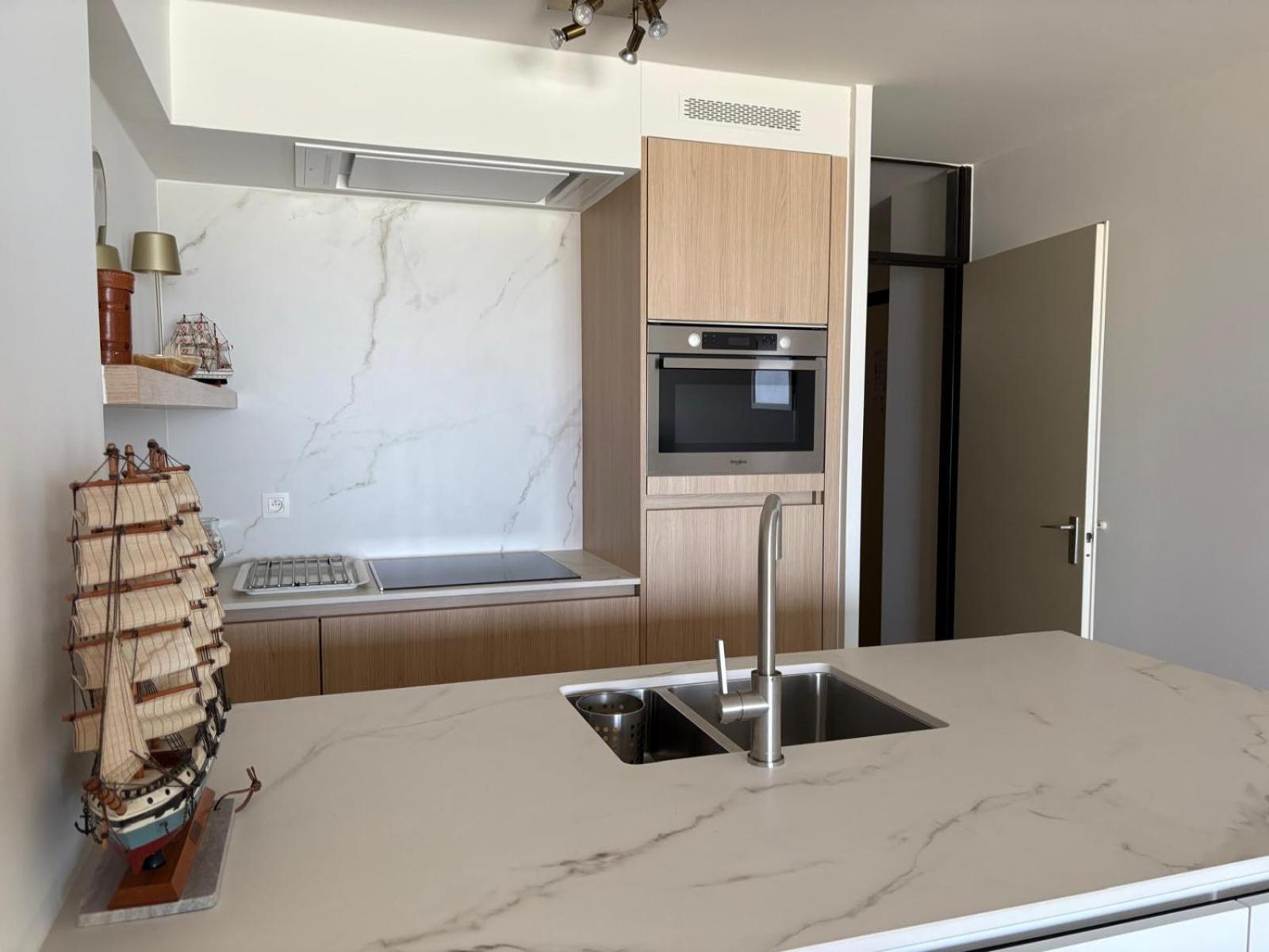 Seagull, Ruim En Volledig Vernieuwd Appartement Met Zeezicht In Westende Миделкерк Экстерьер фото